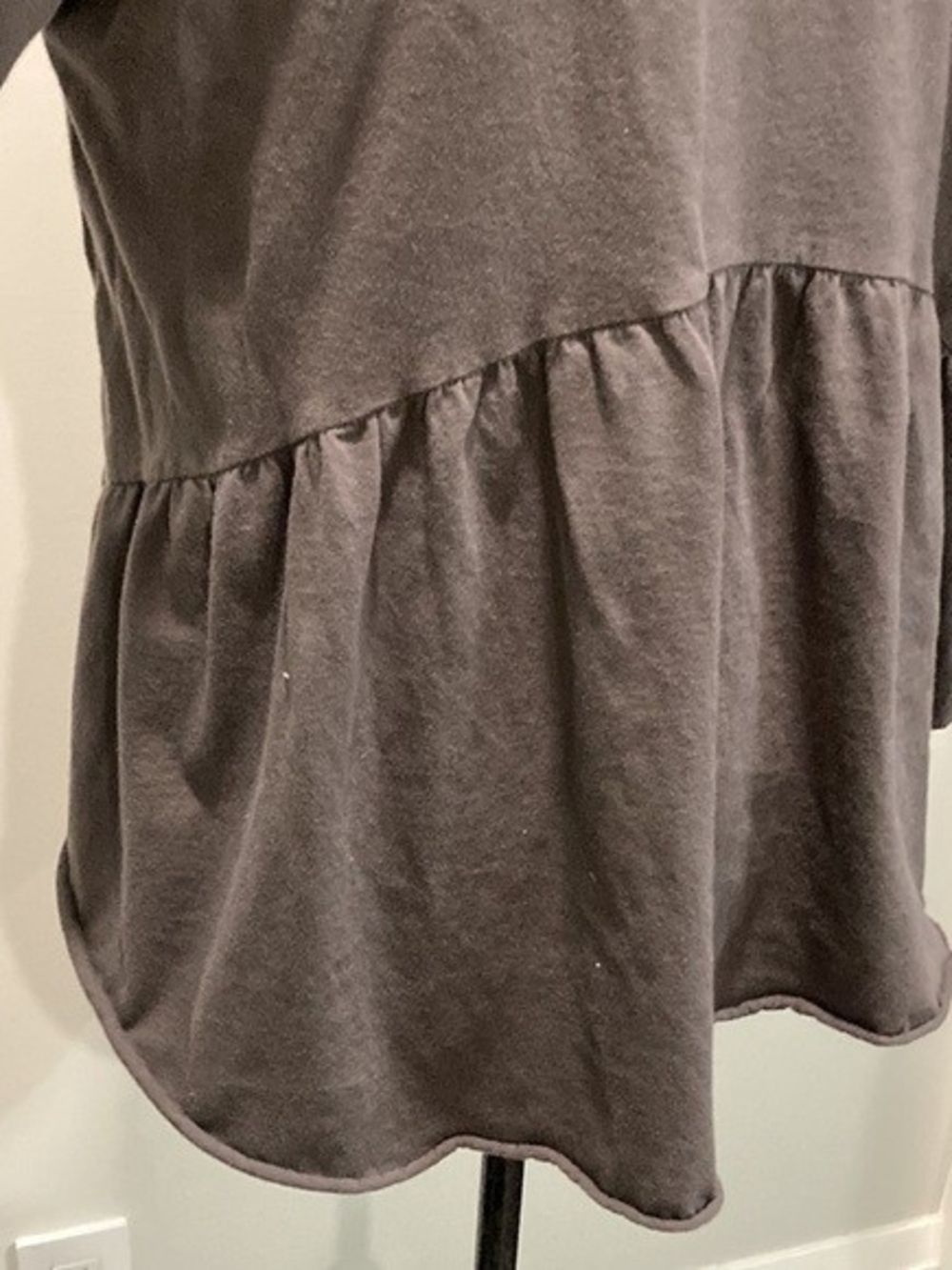 Women's Charcoal Long-Sleeve Scoop Neck Top with Chain Detail - Picture 3 of 5